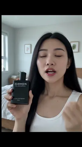 “Ông hoàng của các mùi nước hoa – SirMen. Chỉ cần đi ngang qua thôi, các chị em cũng phải ngoái nhìn. Hương gỗ tuyết tùng pha chút oải hương dịu nhẹ, tạo nên cảm giác ấm áp, tinh tế và cực kỳ cuốn hút. Mùi của SirMen rất sang, sạch và nịnh mũi – chuẩn mùi hương dành cho đàn ông có khí chất.”SirMen #NướcHoaNam #ReviewNướcHoa #ThơmChuẩnĐànÔng #KhíChấtThậtSự #CuốnKhôngLốiThoát    