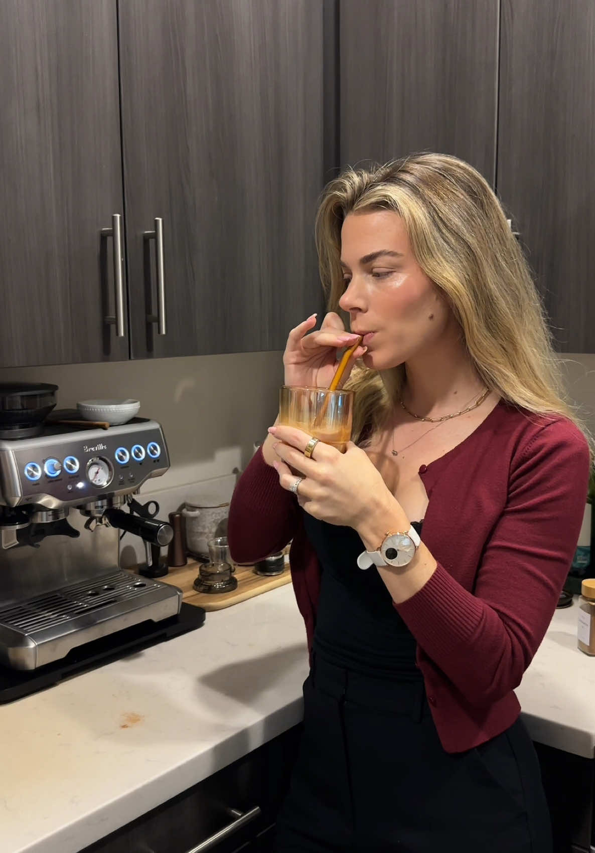 Iced latte at home using the Breville Barista Express Espresso Machine. My tried and true ✨✨✨ #espresso #espressomachine #breville #brevillebaristaexpress #homemadelatte #lattes #icedlatte #espressoathome #homebarista 