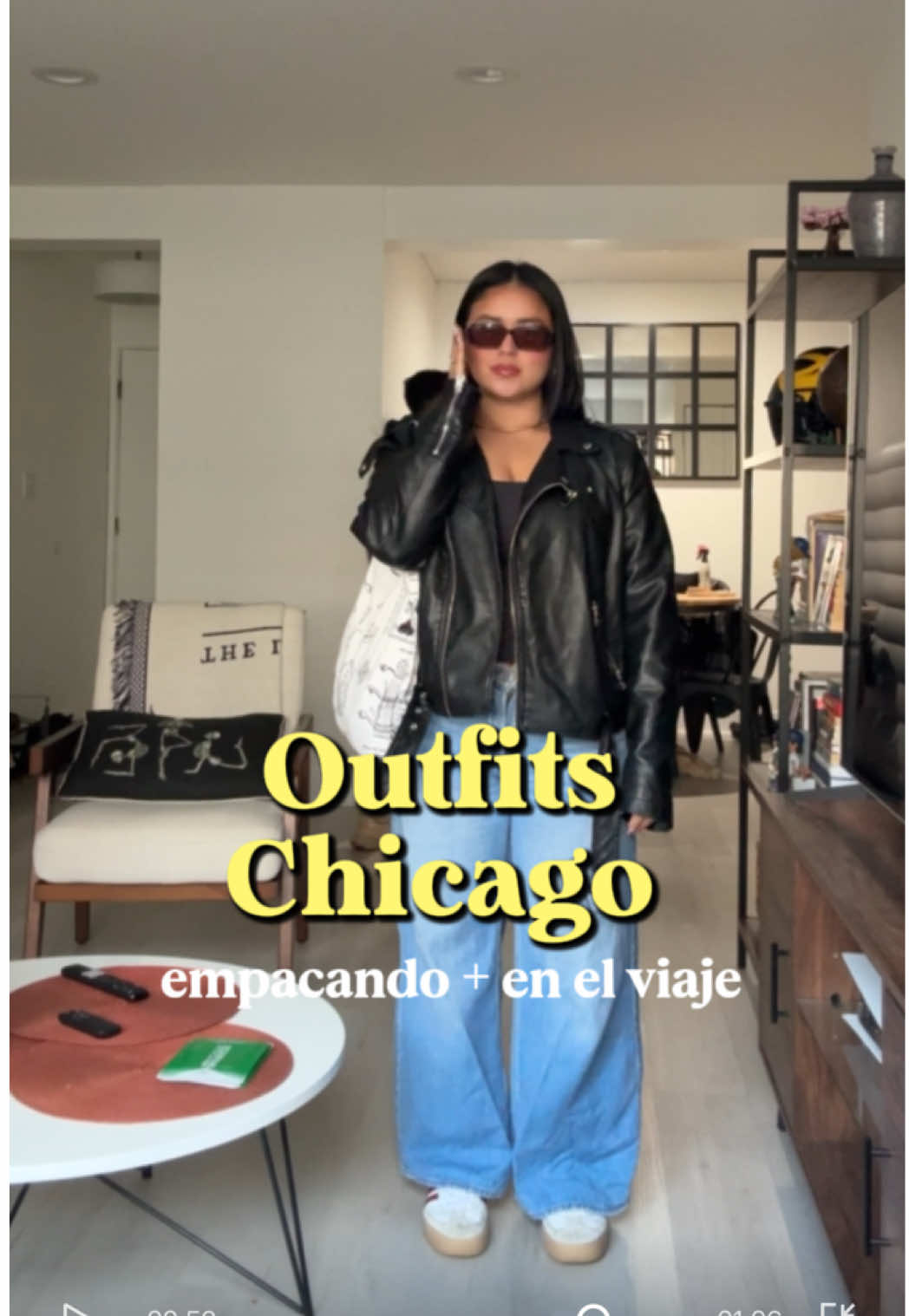Outfits para mis vacaciones en Chicago. 🩵❤️🤍 Me gustó grabarme mientras estaba empacando y luego con el resultado! Me enfoqué en incluir piezas versátiles que me permitieran hacer cambios de ultimo momento o hacer mix & match entre ellas! #latinasenusa #travelcontent #chicago #traveloutfit #spanglish  
