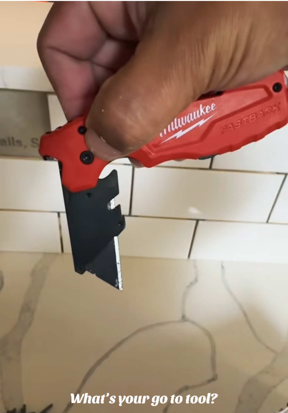 #milwaukeetools #fastback #utilityknife #tooltips 