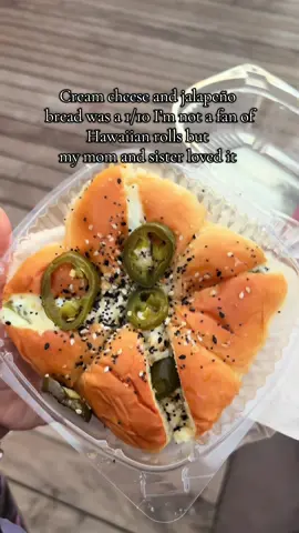 I was sooo excited for the cream cheese bread but it was not my liking 😖😖 my mom lovedddd it thooo 😝 #disney #whatieatinday #Foodie #oogieboogie #californiaadventure 