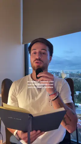 En español decimos creo que está destinado a ser pero en poesía decimos…#lalowellness #poesia 