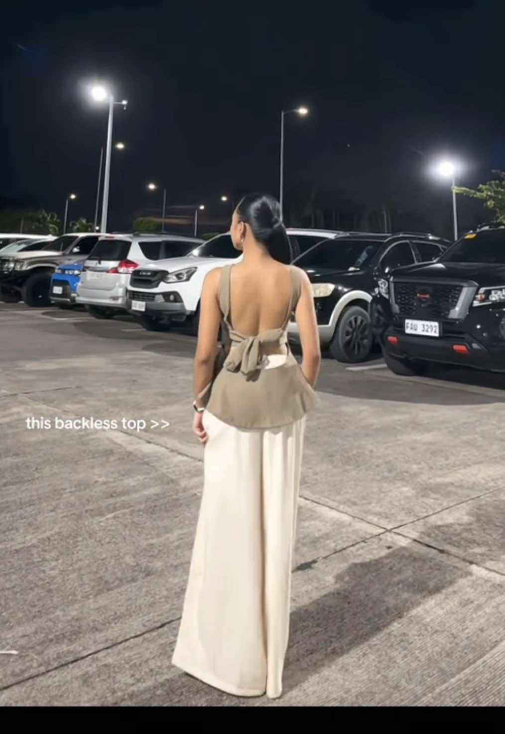 bakit ngayon ko lang nakita ‘to? (similar top lang po yung nasa basket ‘coz sold out pa sa bhjn na shop) #OOTD #peplumtop #backlesstop #titafits #outfitinspo 