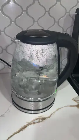 Perfect for the cold 🥶 #foryoupage #electrickettle #kettle #glasskettle #electrickettle 