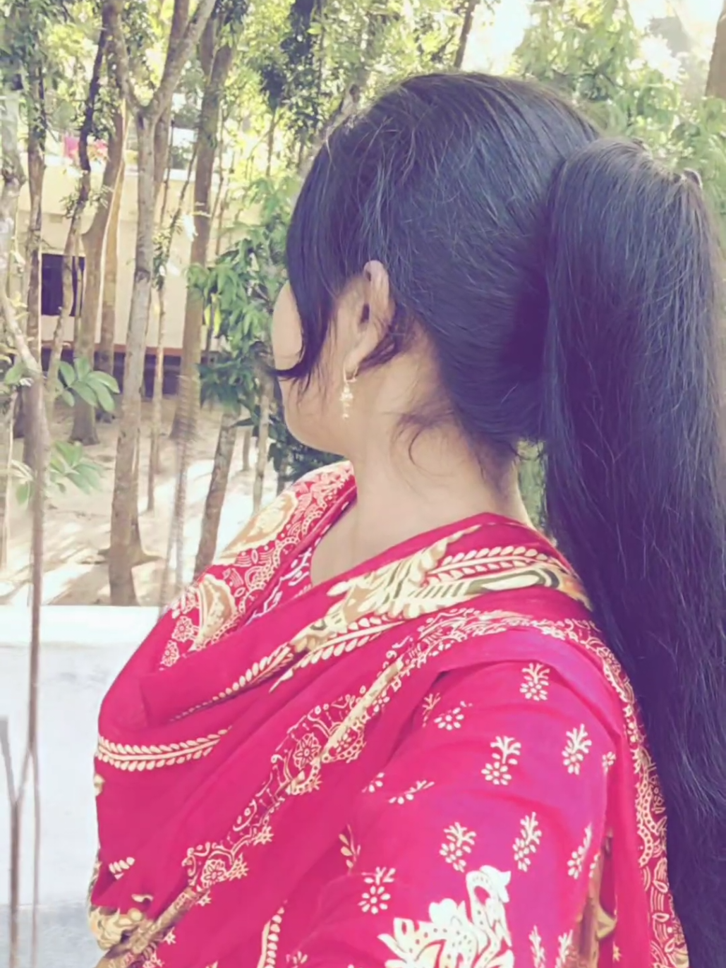 নিজের মূল্যটা বোঝানোর জন্য হারিয়ে যাওয়াটা প্রয়োজন 😅