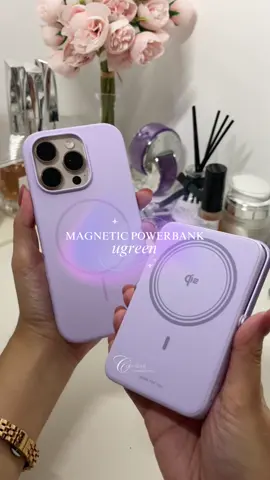 sooo inluv with this ugreen uno magnetic powerbank, fast charging and comes with a bracket! #ugreen #ugreenuno #powerbank #magneticpowerbank #fastcharging 