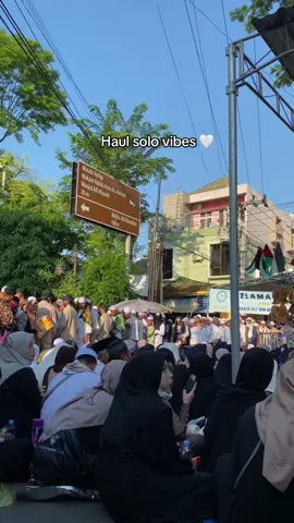 Baru aja kemarin ngehadiri haul solo,tapi udah kangen aj,semoga thn depan bisa hurmat haul solo kembali🤲🏼🙂#haulsolo #haulsolohabibalialhabsyi #fyp #vibeshaulsolo #haulsolo2025 