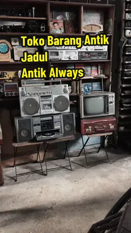 Toko Barang Antik Jadul  Antik Always  Segala Macam Barang Antik Barang Jadul Ada Disini,  Mari Bernostalgia, Teringat Kenangan Jaman Dulu..  Yuk Silahkan Mampir Ke Toko Antik Always Lokasi Padang Sumatra Barat Jalan Thamrin Dalam No 9A Padang Samping XGym Masuk Dalam Gang  #antik #barangantik #barangjadul #fyp #fypviral 