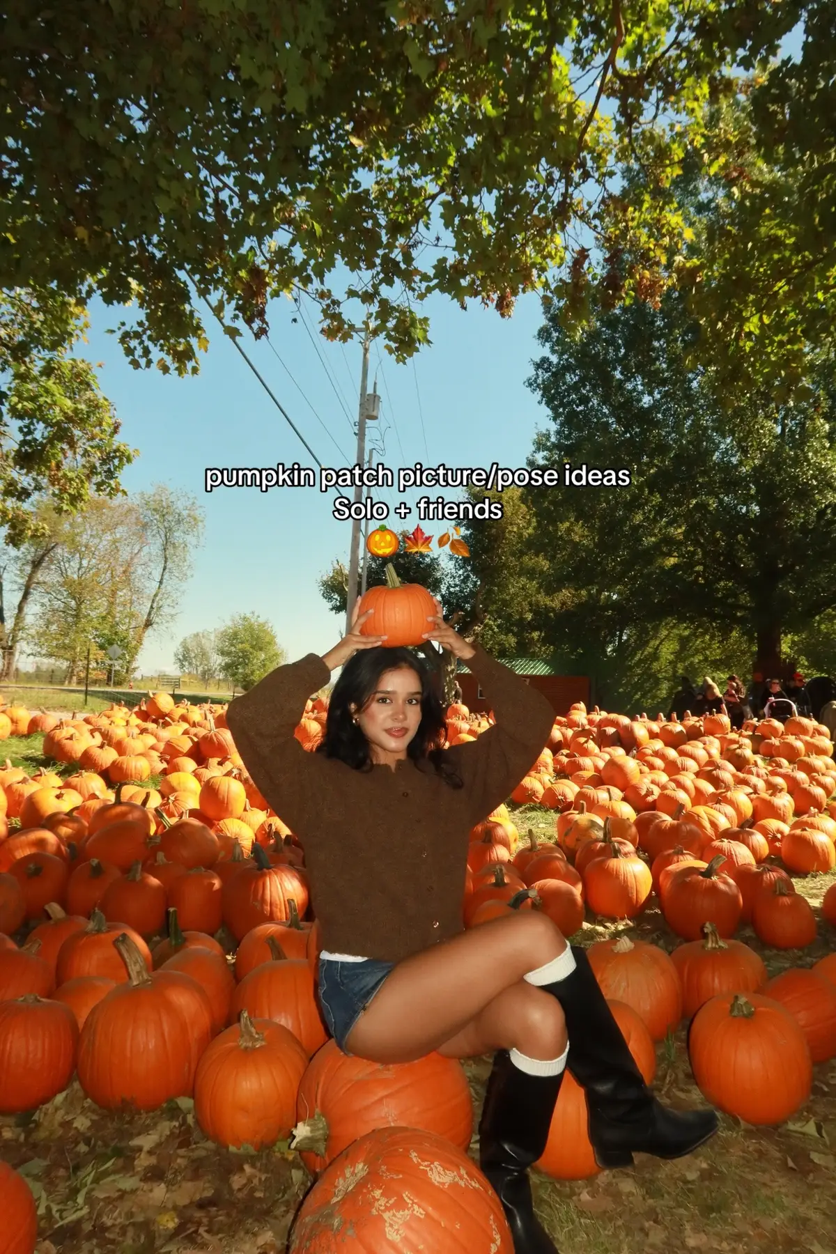 cute dump ;)  #pumpkinpatch #pumpkinseason #fallpictures #poseideas 