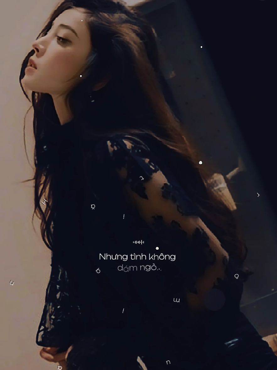 Hai năm trôi qua nhưng tình không dám ngỏ tôi sợ thân mình là bọt bèo... [ Cô Hàng Xóm Rock ] #cohangxom  #nhacbuontamtrang  #tramcamxuc💔  #maucapcut  #gocphoamnhac1991 