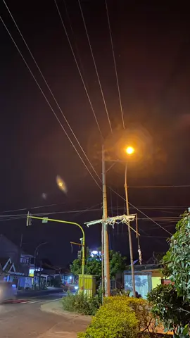 #monokrom #tulus #lyrics 