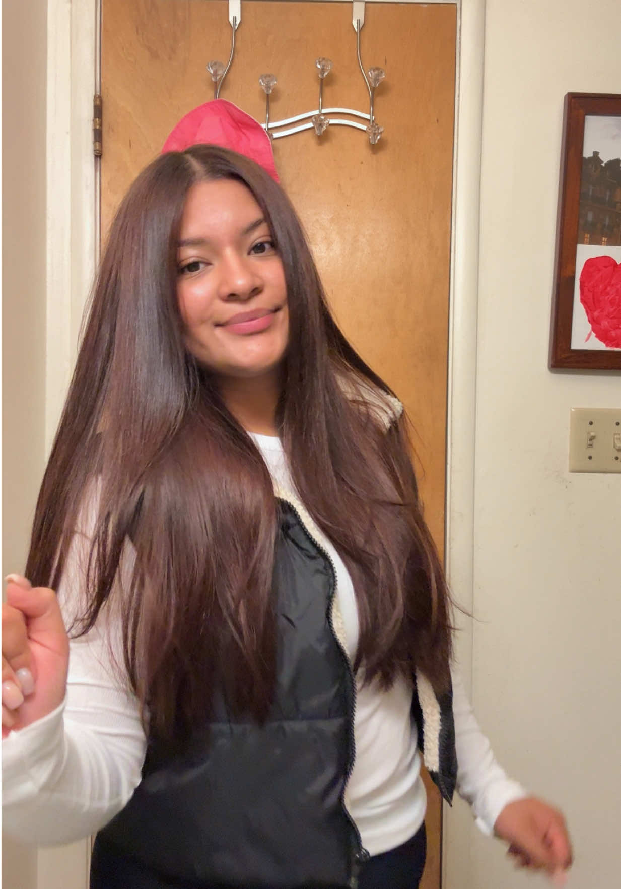 Time to blow dry my hair<3 #foryoupage #fypシ゚viral #karinachavez #blowdrybrush 