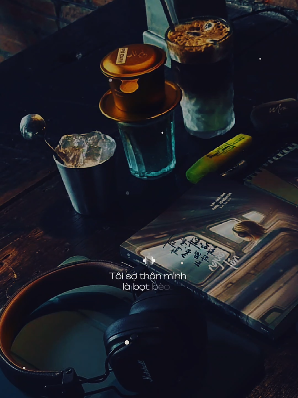 Hai năm trôi qua nhưng tình không dám ngõ... Tôi sợ thân mình là bọt bèo... #cohangxom #nhacbuontamtrang #tramcamxuc💔 #maucapcut #phonhac 