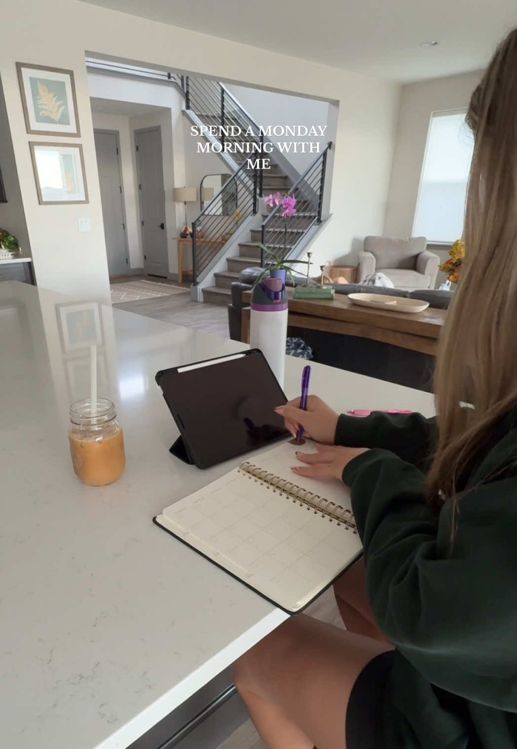 Happy Monday! Really felt like Fall this morning🍁🌧️ #asmr #morningroutine #morningvlog #Vlog #asmrmorningroutine 