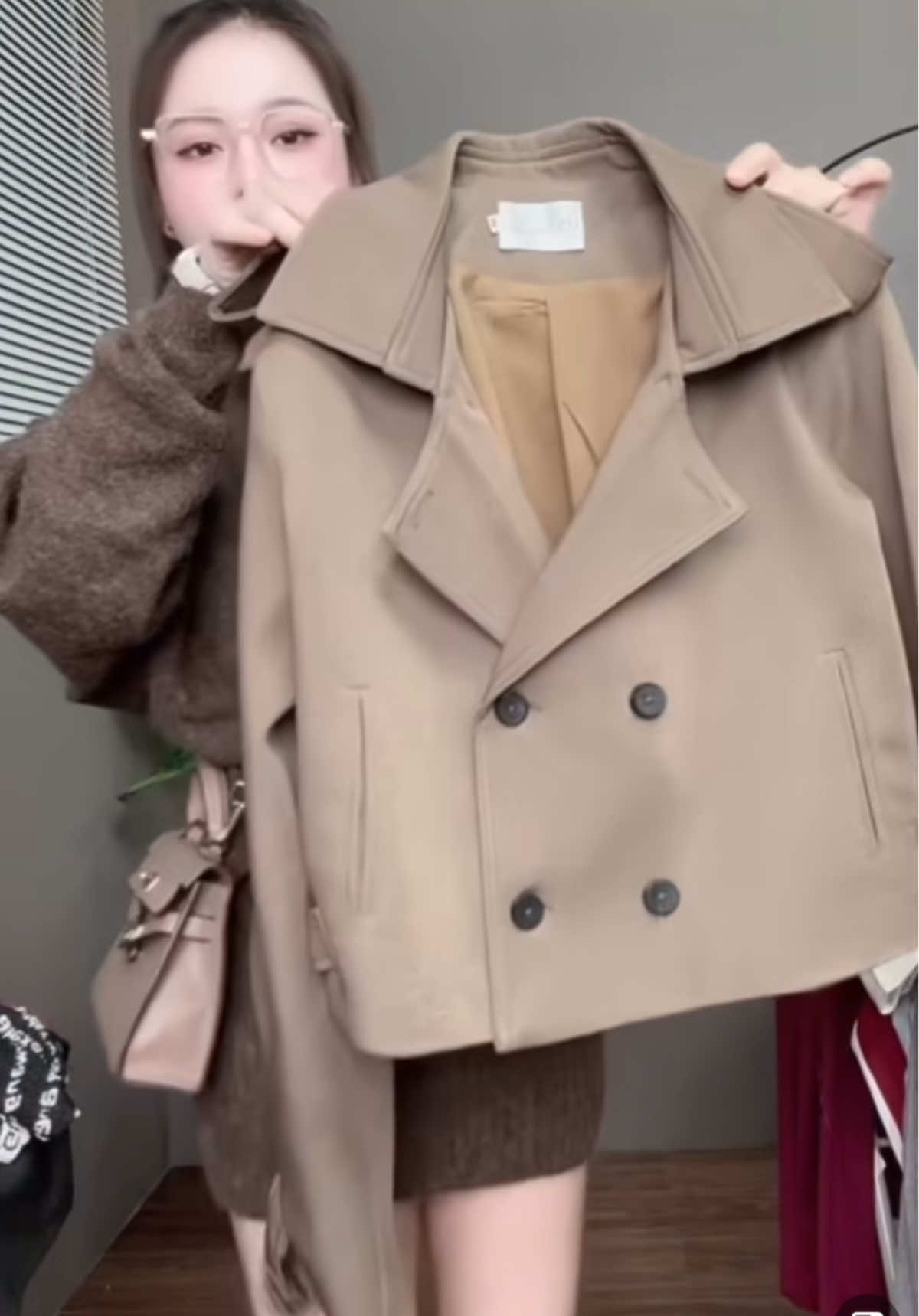 Áo khoác măng tô dáng ngắn xinh lắm ạ #thoitrangnu #setdoxinh #setdonu #aokhoac #aomangto 