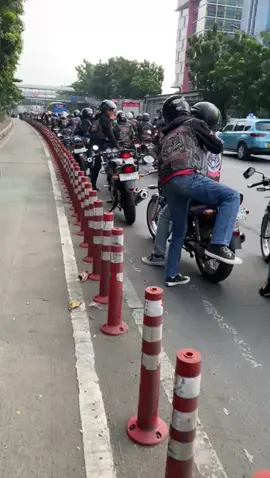 Rapikan barisan sebelum masuk Tkp Jamnas #jamnashtci2025 #Tiger2000 #HTCI #hondatiger #tigersupercruiser 