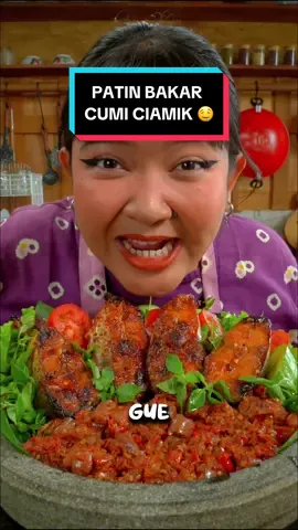 Replying to @paskalyaa Emang rejeki si Indun muluu dapet makan enak daah 🤤 #eatsambel #masyangun #pedas #enak #nikmat #mukbang #patinbakar #eatsambelcumiciamik #indun #mukbang #murah #sambel #umkm #lokalbrand #fakesituation⚠️ #fakescene⚠️ 