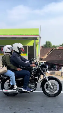 Dan pada akhirnya menemukan pasangan se frekuensi😅 Rx Low smoke💨  #rxking #rxkingnusantara #rxkingviral #rxkingperedam #2strokeindonesia 