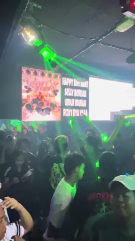 #fyp #exolovers_taichung🇹🇼 happy birthday sahabat exo doa nya yg baik2 buat klian smua yaa 🫣🫣