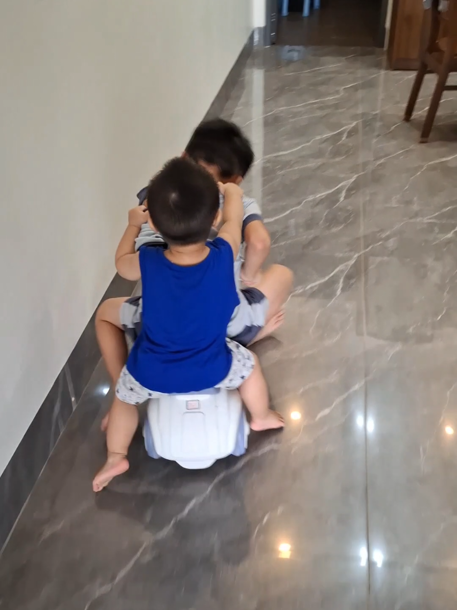 Mẹ mong các con luôn khỏe mạnh, ngoan và yêu thương nhau ❤️#thomtranreview 