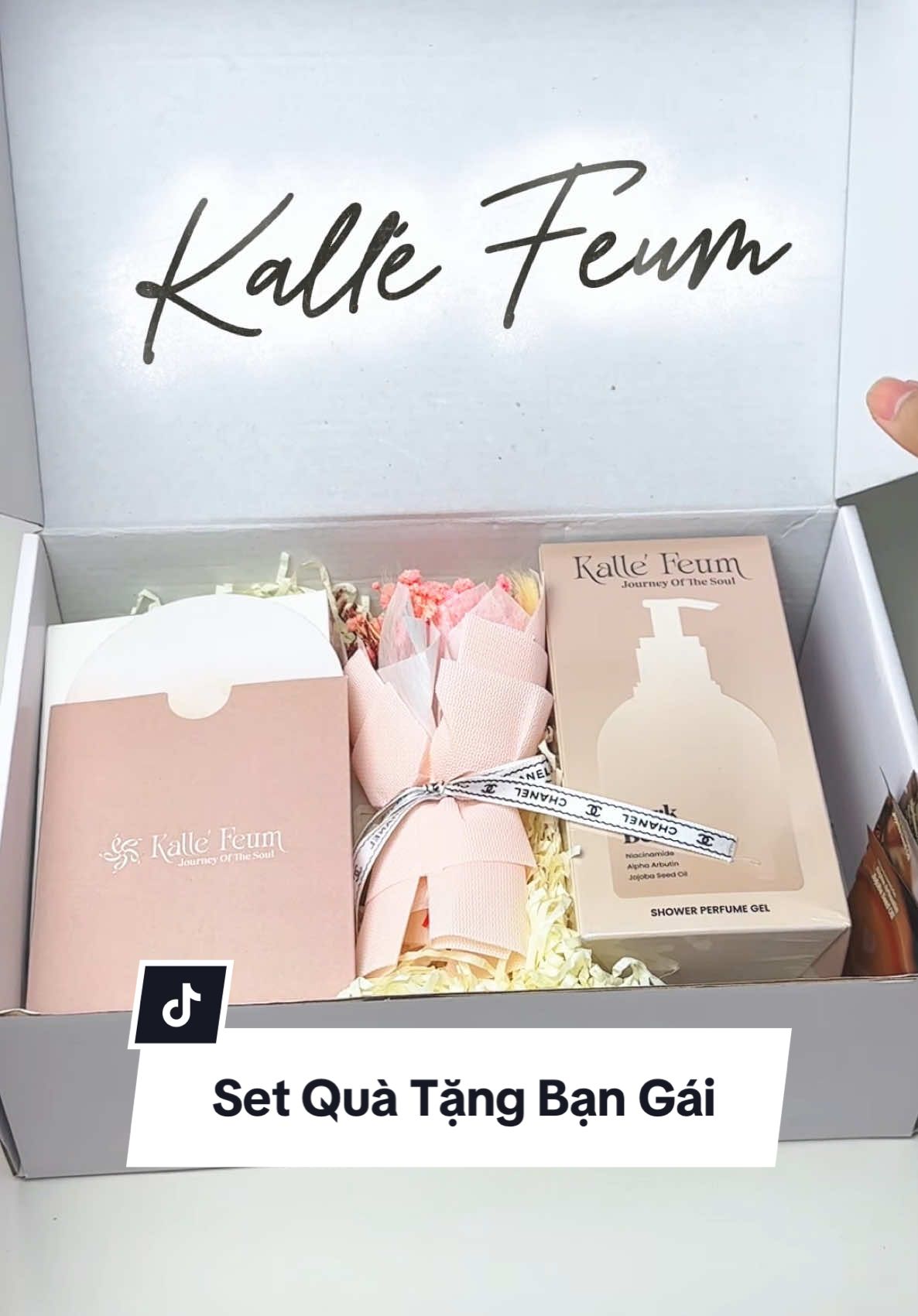 Gợi ý cho mấy ông set quà tặng bạn gái, người yêu siêu xịn mà lại chỉnh chu đến từ nhà @kallefeumvn nhaaa #setquakalle #setkallefeum #kallefeum #darkbeauty #quatang20_10 