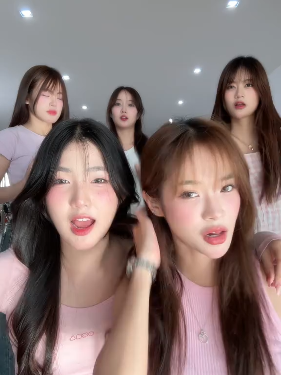 Tดูให้ดีดี นี่มัน… #EarnBNK48 #arleebnk48 #jewbnk48 #kaofrangbnk48 #marinebnk48 #BNK48#น้องๆสวยไหมค่ะ