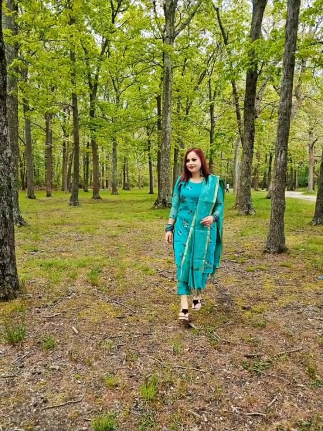 love this song 🎵 #desigirl #tiktokrealitycontest #pakistan  #foryou #Bangladesh 