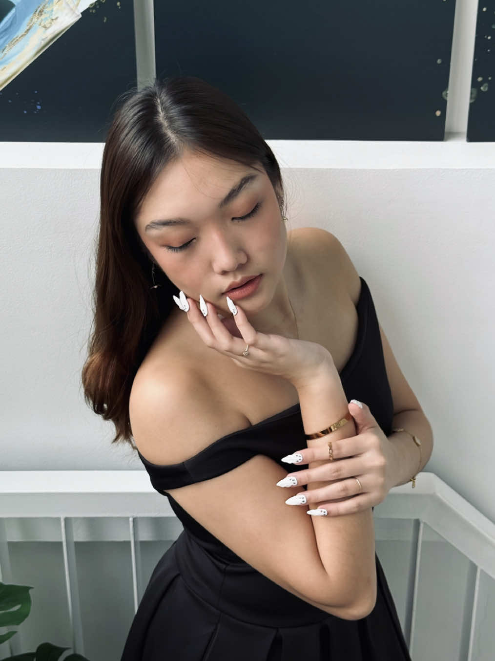 Serving spooky glam with these Halloween nail extensions from Nail Cocktales Fairview Branch 🕸🖤✨ #nailcocktalesfairview #fairview #halloweennails #nailsandspa 