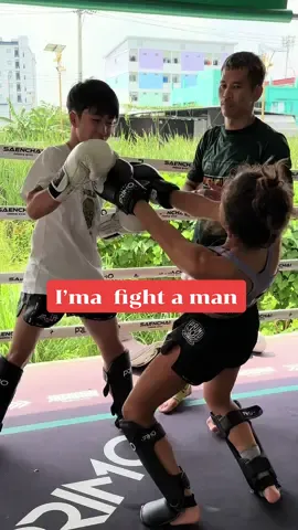 I won’t back down. What doesn’t kill you makes you stronger right 😉  #muaythaigirl #worldchampion #fighter #strivingforgreatness 