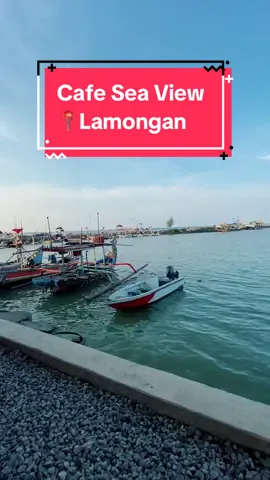 Menikmati indahnya sore di pantai utara Lamongan🥰  #cafe #ngopi #ngopisantuy #lamongan #lamonganjawatimur #seaview 