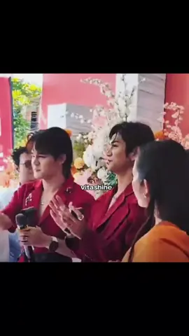 မောင်ရယ်🫣🫣🫣ကျွန်မလေပေါ်မှာ🤭🤭#vitaminhtz #zawshinehtet❤ #vitaminfangirl🌻🌻🌻 #foryou #mycouple💞💞 