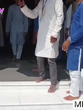 আমরা জিয়া বাবা কে দেখিনি,,কিন্তু মুনতাজির জিয়া কে দেখেছি,,জিয়া বাবা দেখার আয়না হলেন মুনতাজির জিয়া 🙏🙏 #💚❤️🖤🤍 #মওলা_হুজুর_মাইজভাণ্ডারীর_গোলাম_আমি #মাইজভান্ডার_দরবার_শরীফ♥️♥️ 