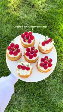 Made mini raspberry almond cakes & they were delicious 🤍  Used mascarpone for the frosting to help it be creamy & not too sweet!  #bakingvideos #cakedecorate #minicakes #raspberries #baketok 