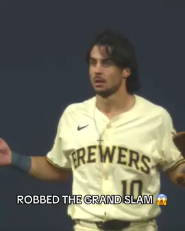This #Brewers double-play was UNREAL 😳 #MLB #milwaukee #out 