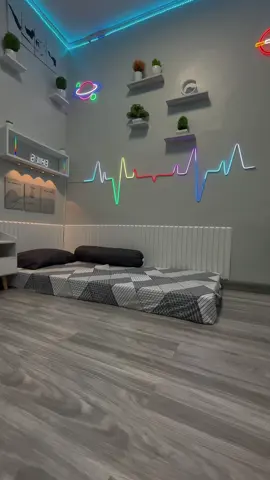 Yang mau lampu led kamar nya ada di showcase ya #bedroomdesign #kamaraesthetic 
