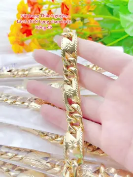 Lắc tay 3 chỉ N bọng chạm máy chất liệu đồng đỏ,sử dụng bền màu.. #nutrangthaonguyen  #xuhuongxuhuongtiktok  #livehighlights  #hottrend  #lac  Thankyou.