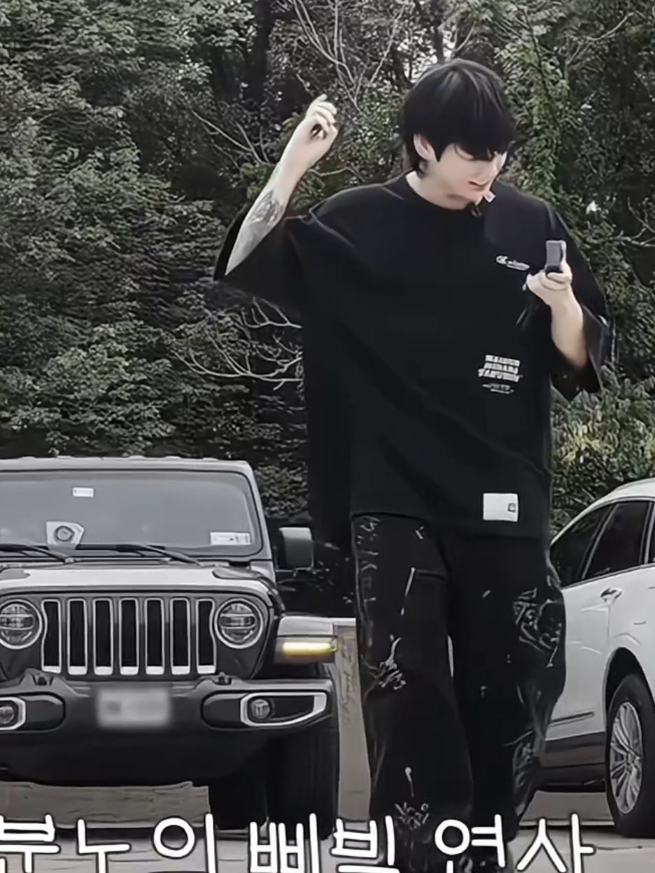 bf mong isang sabi mo lang ng tagaytay with matching baguio g agad basta ikaw kasama with a smile on his face  #jungkook #fyp 