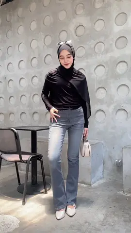 Pesona mba-mba cutbray nenteng tas🔥😍 #outfit #cutbray #jeans #jeanshighwaist #cutbrayjeans