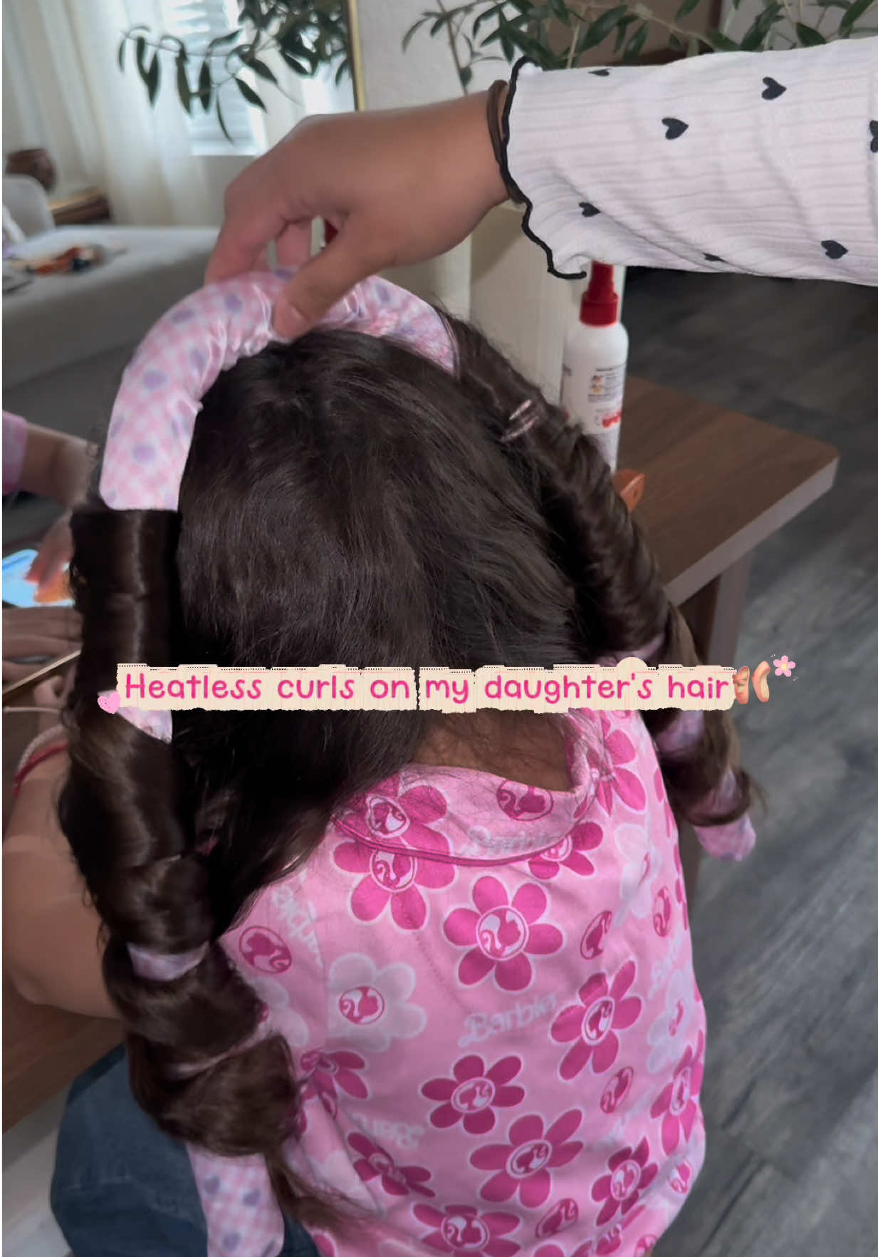 Maybe I won’t brush the curls out too much next time 🤔  #daughtershair #heatlesscurls #heatlesshairstyles #toddlerhairstyles 