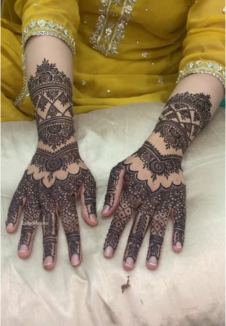 Audio just for fun😂😂DM for bookings in Faisalabad homeservice available @HOOR BRANDED CL @مہندی کا جھاں 🌎😍♥️ @Henna by Laraib Faisalabad🥀🔥 #mehndidesign #viral?videotiktok😇😇 #foryoupage #viralvideo #mehndilove 