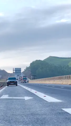 cảm ơn @Xe Tự Lái Vinh Lê Tây Ninh 🚗 tặng chiếc clip ưng ý hết sức...gởi lời thân yêu đến những con người VIỆT NAM KIÊN CƯỜNG BẤT KHUẤT