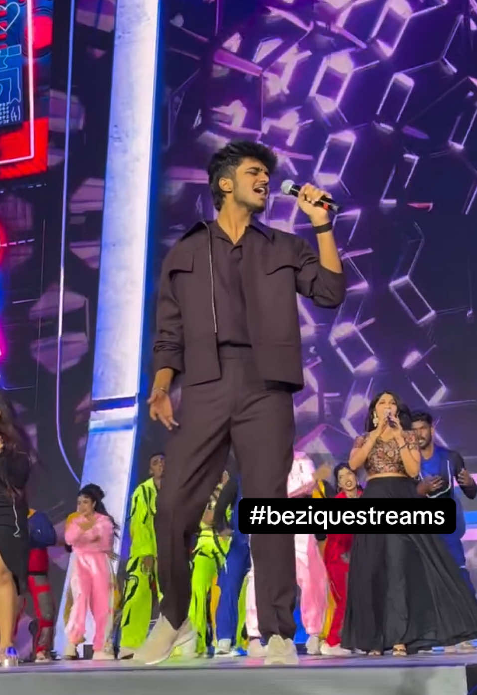 “DUDE“ Diwali..🧨 Sai Abhyankkar on Fire 😍❤️ #saiabhyankkar #dude #tamilsong #tamilmovie #kollywood #beziquestreams #tamilcinema 