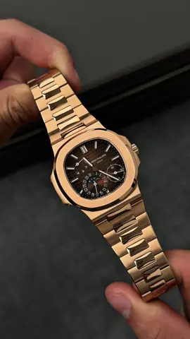 Nautilus 5711R Chocolate một phiên bản rất nhiều anh em yêu thích đồng hồ muốn được lên tay  #luxury #donghodep #luxurylife #donghochetac #luxurylifestyle 