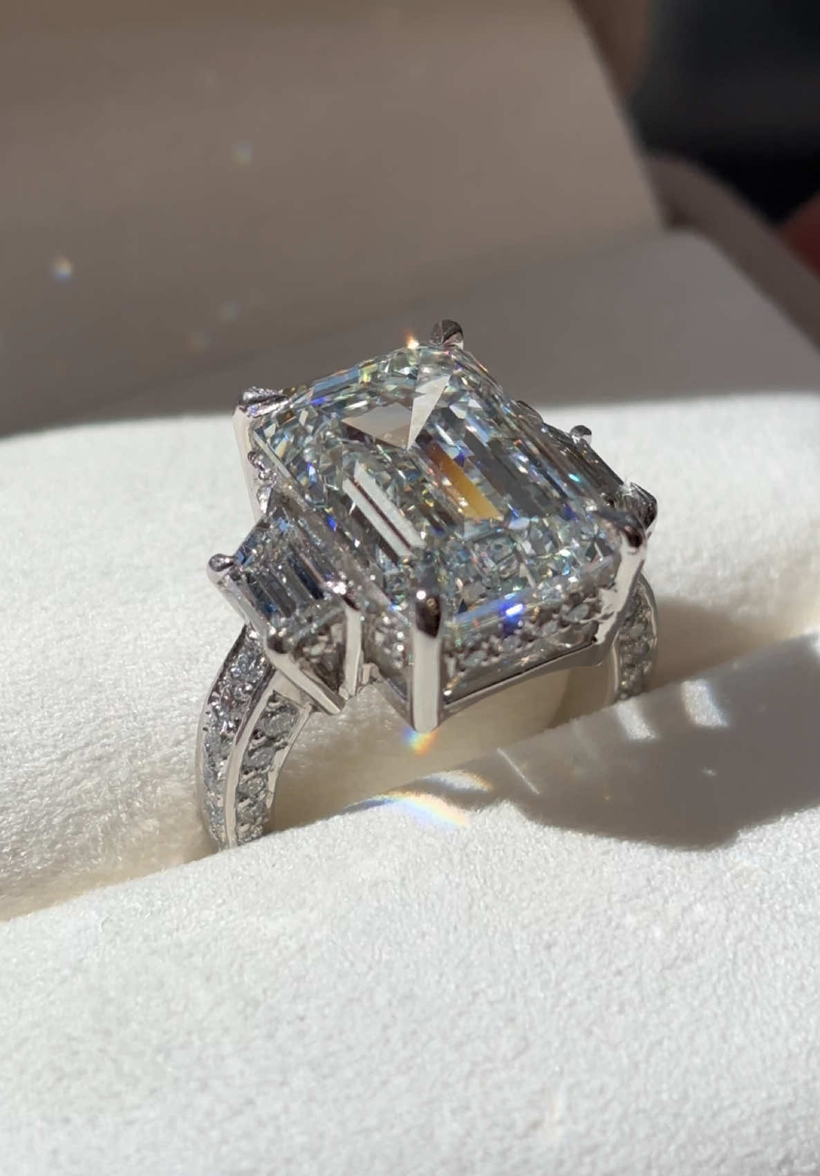 3 stones, endless sparkle ✨ The most stunning Emerald Diamond Trilogy ring completely encrusted in diamonds 💍  #emerald #australianmade #trilogyring #affinitydiamonds #handmade 