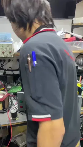 FANUC OM รุ่นยอดนิยมในสมัยก่อน ตอนนี้ก็ยังใช้ดีอยู่นะครับ มีปัญหาส่งมาให้ดราซ่อมได้ครับผม 087-502-4998