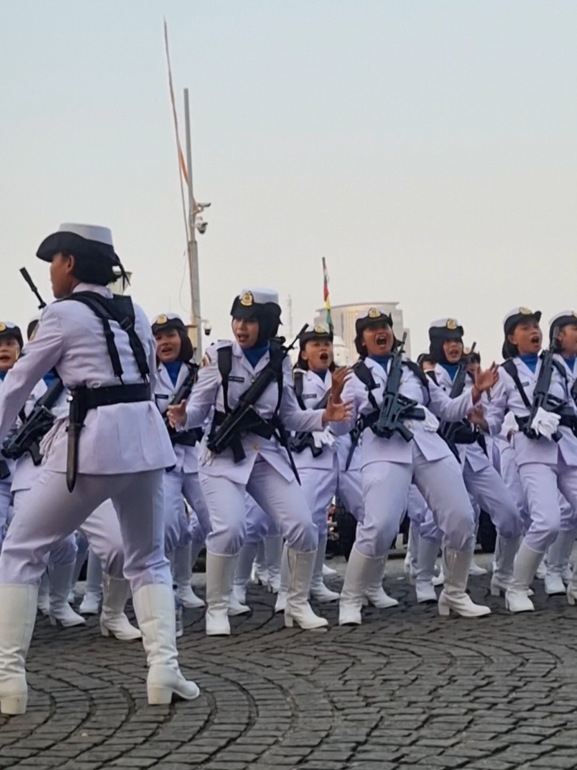 korps wanita angkatan laut. HUT TNI ke 80 . . . . . . . . . . . . . . . . #kowal  #taruni  #tniindonesia🇮🇩  #tnial  #huttni80 