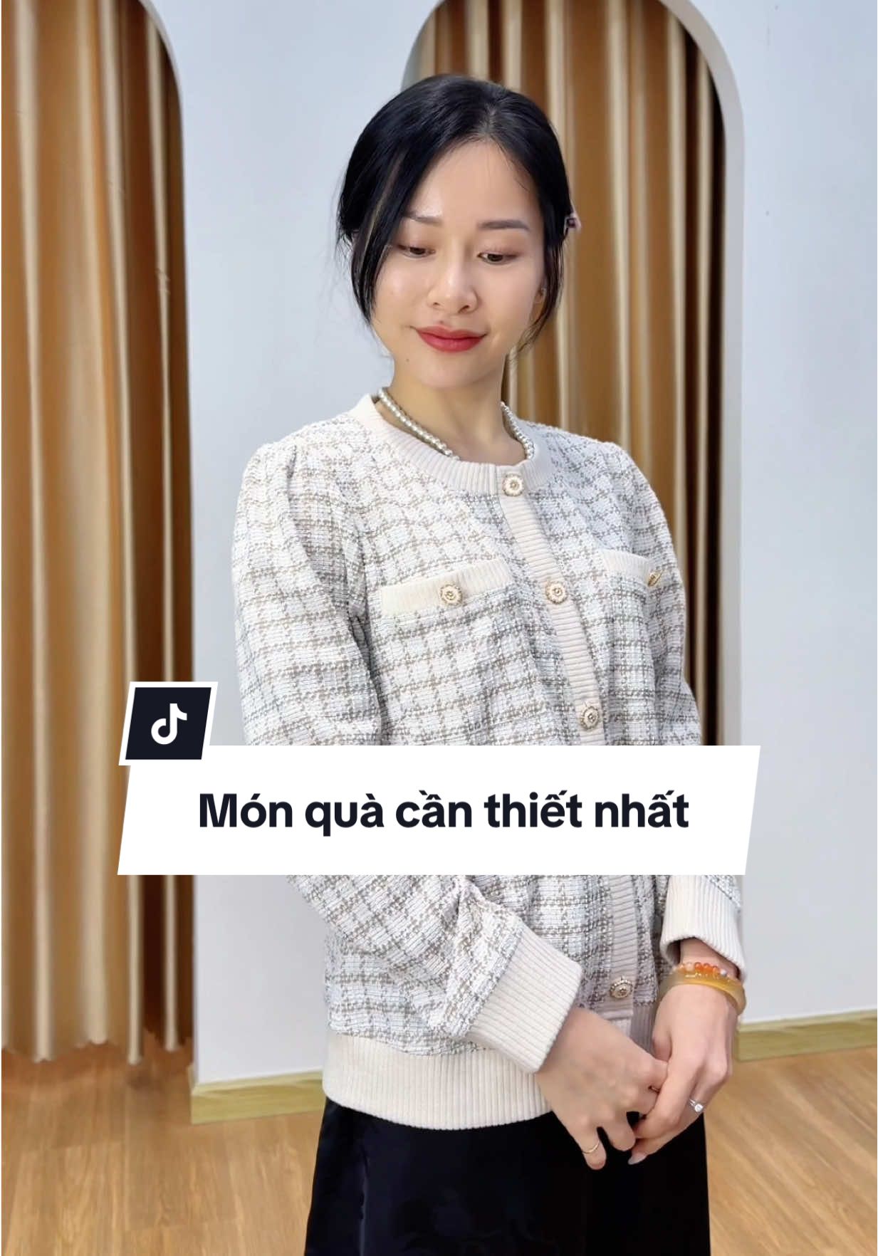 Áo khoác cao cấp, áo khoác tặng mẹ cao cấp #thieuhoa #thoitrangtrungnien #thoitrang #qua20thang10 