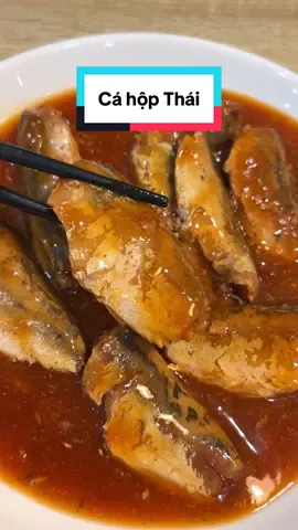 Cá mồi với cá nục sốt cà thì quá thường rồi , bây giờ người ta ăn cá Thu sốt cà VEGA của Thái không à. #tuthichnauanne #review #cathusotca #cahopthailan #cahopvega 