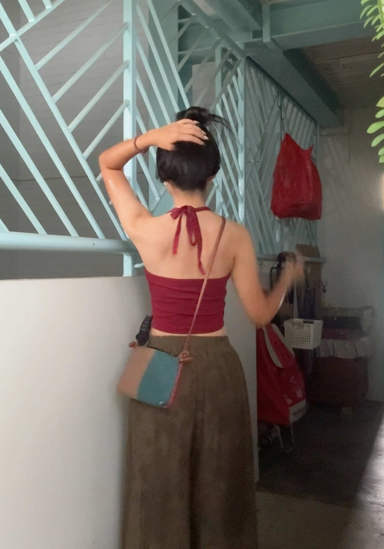 excuse the wet pants but this red halter top from @einashop_sg is giving?!?! 😻 #einashop #einashopsg #haltertop #tiktokshopsg #OOTD 