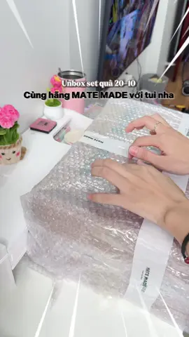 Cùng unbox quà 20-10 tui dc tặng nha, clip hơi dài tý nên các bác thông cảm nha  #matemade #tuixach #setquatang #xuhuongtiktok #viral 